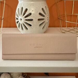 TED BAKED Blush Sunglasses/Eyeglass Case